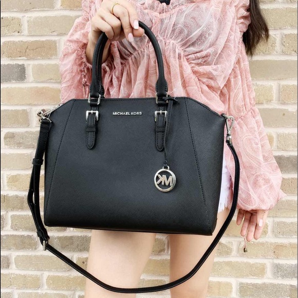 👜💕-Michael Kors large satchel black ‼️SALE‼️‼️ - Picture 4 of 5